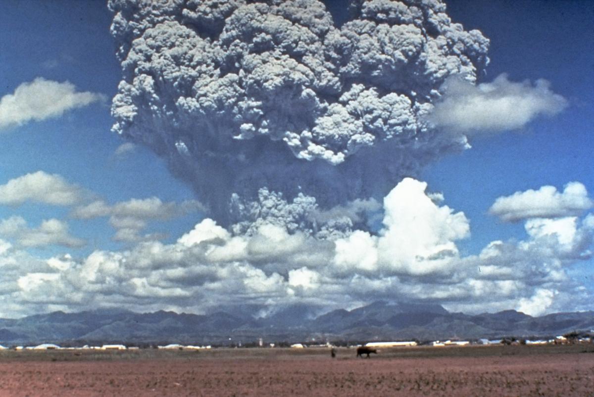 Hot volcanic ash erupting from Mount Pinatubo 