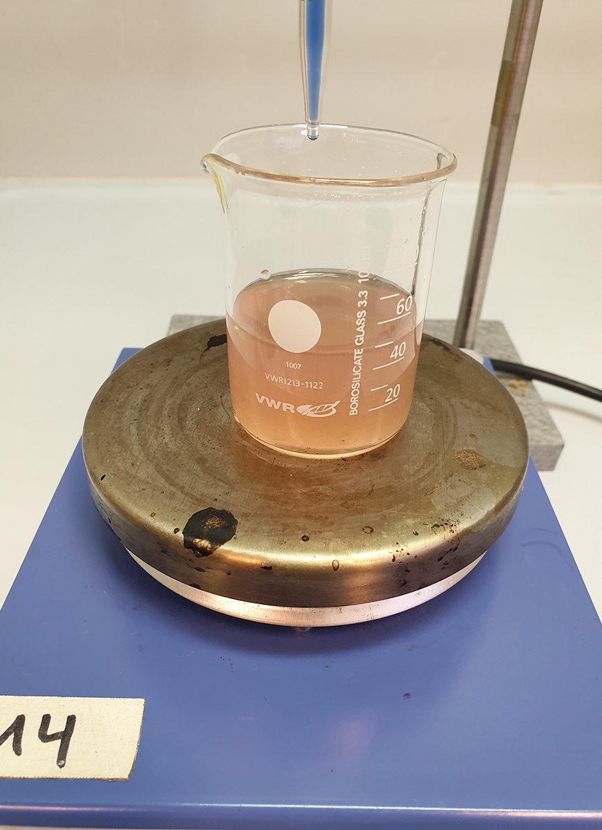 Colour change at the end point of the orange juice titration